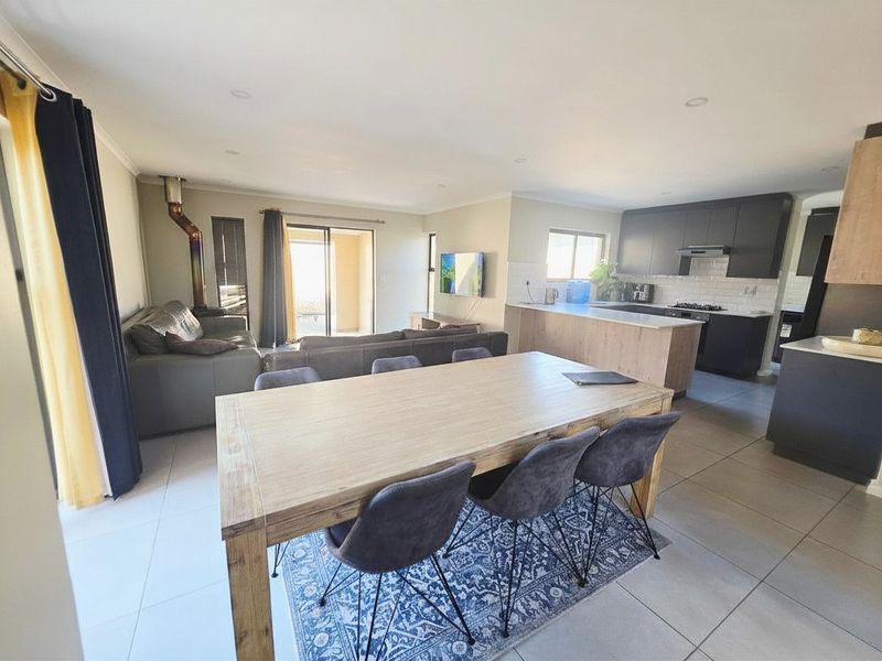 Spacious five-bedroom family home to rent in Sandown  - Room to live, room to grow (Sole Mandate) - Photo 10