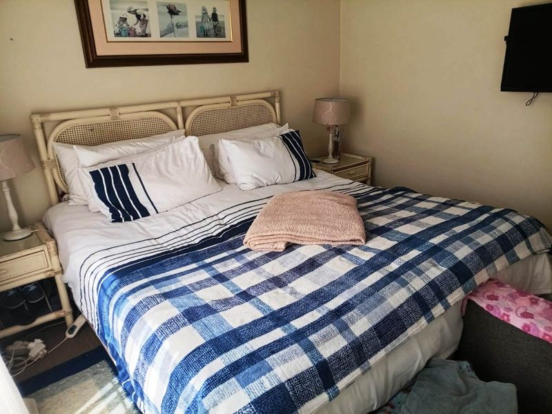 Charming 2 Bedroom Townhouse in Illiondale - Photo 8