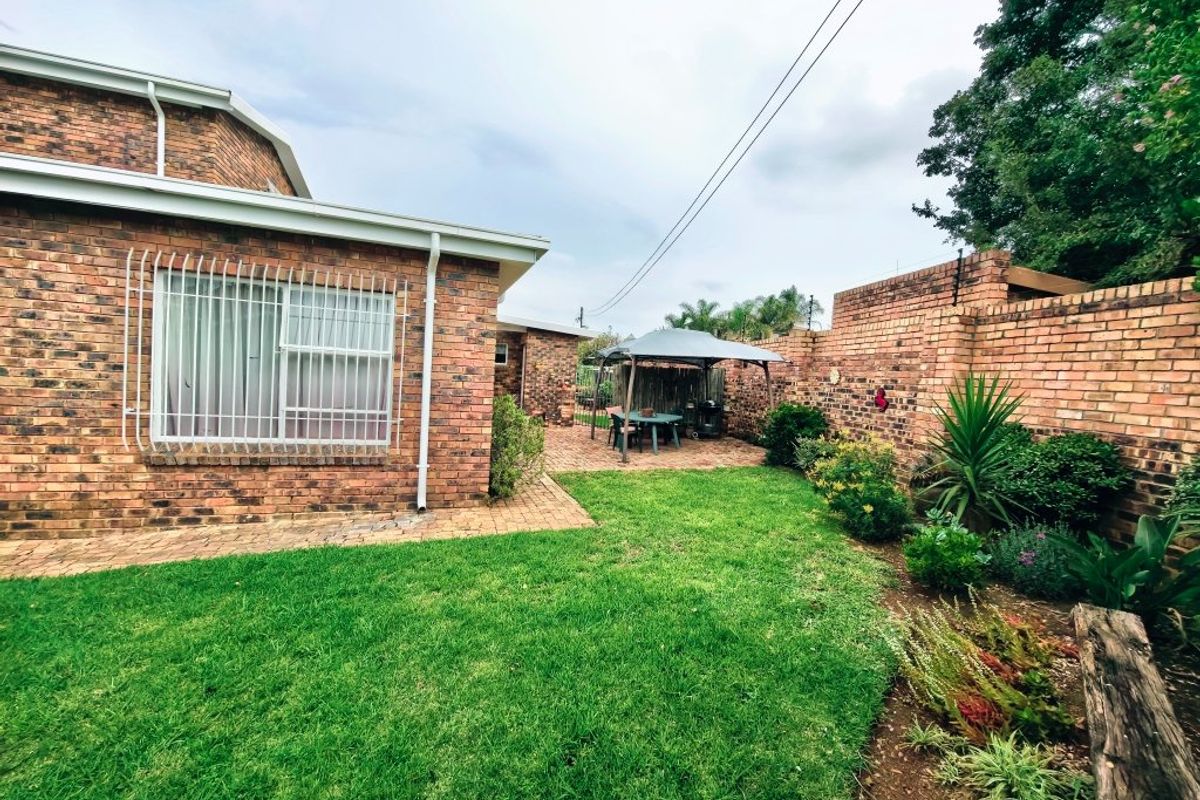 Neat and Comfortable Starter Home - Photo 2