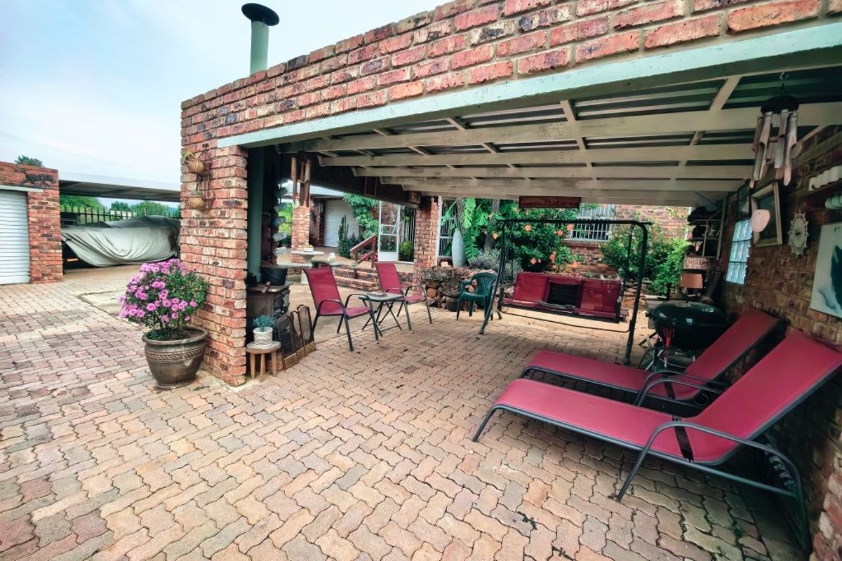 Neat and Comfortable Starter Home - Photo 4