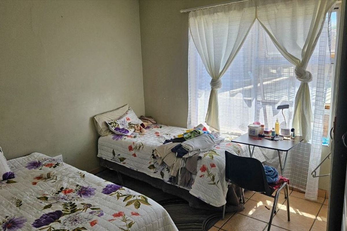 Neat and Comfortable Starter Home - Photo 3