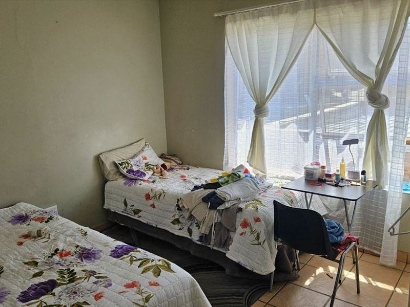 Neat and Comfortable Starter Home - Photo 3