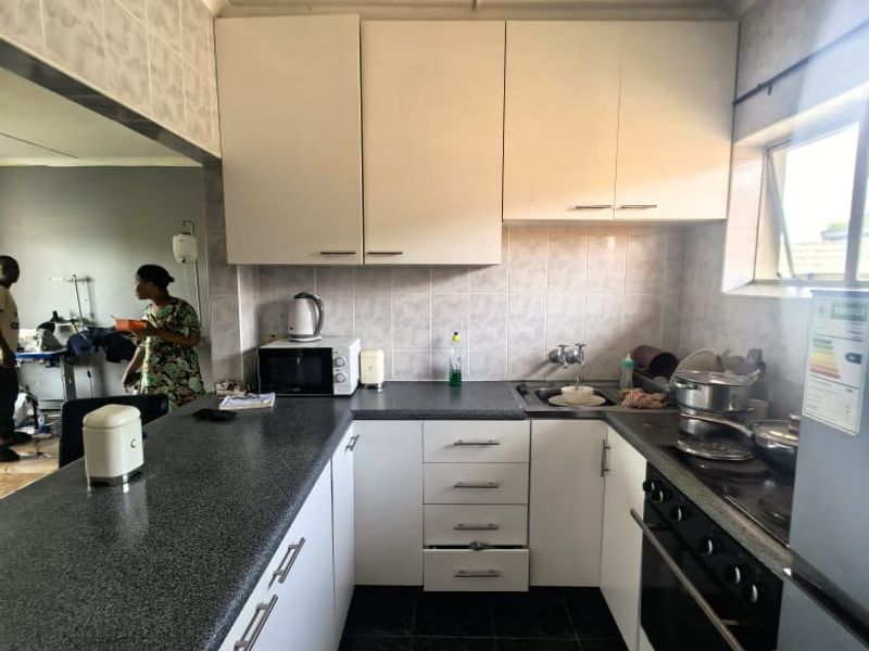 2 Bedrooms, 2 Bathrooms Apartment To Let In Windermere, Durban - Photo 3