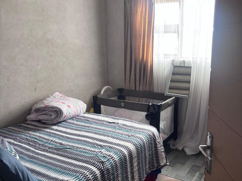 PROPERTY FOR SALE IN LAKESIDE - Photo 8