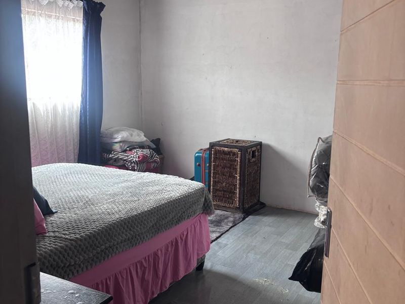 PROPERTY FOR SALE IN LAKESIDE - Photo 7