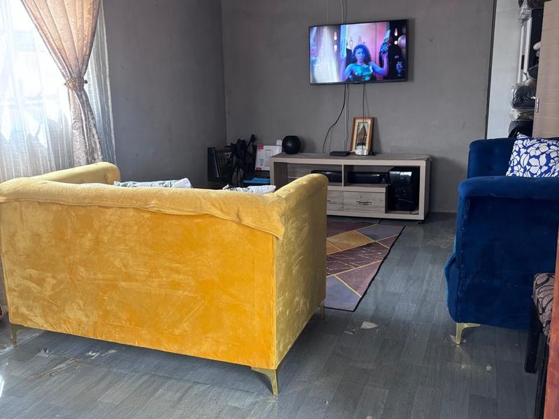 PROPERTY FOR SALE IN LAKESIDE - Photo 6