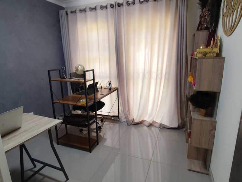 Ultra-Modern Elegance Meets Spacious Family Living! - Photo 7