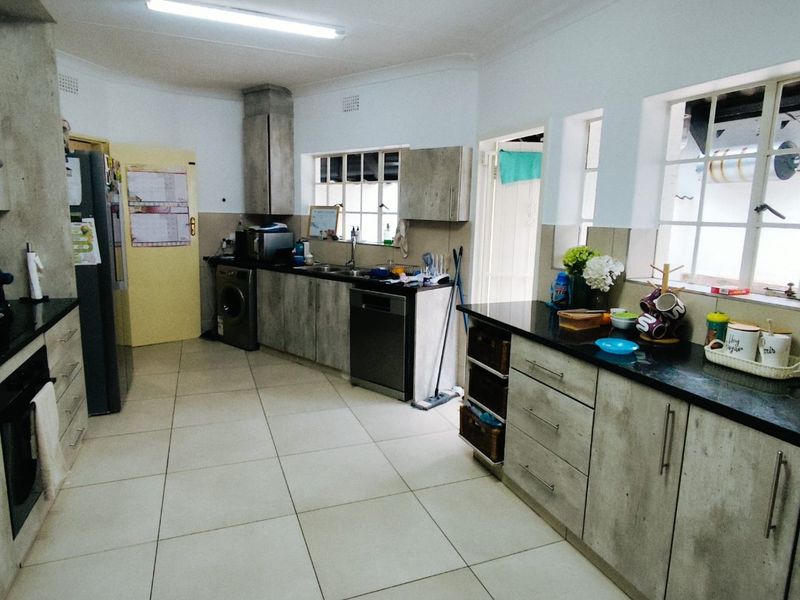 Incredible Multi-Unit Investment Opportunity – 4-in-1 Property Potential! - Photo 4