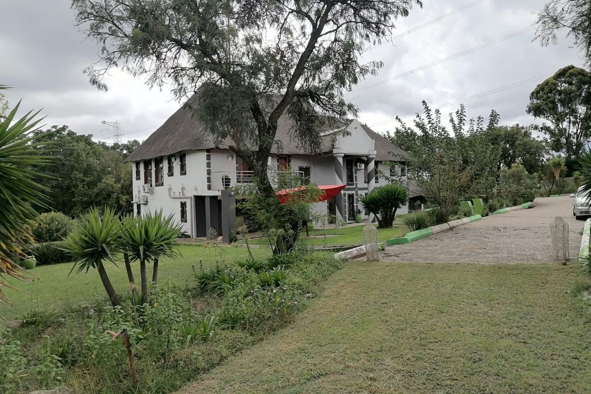 Gust-house apartment property available for rental with open parking - Photo 4