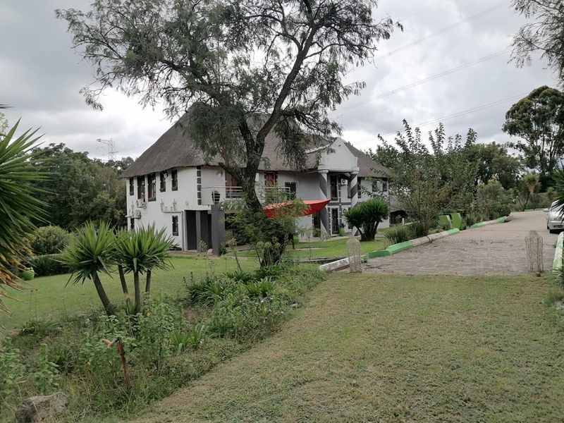 Gust-house apartment property available for rental with open parking - Photo 4