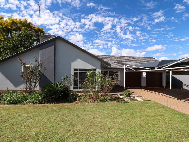 MOVE-IN-READY HOME FOR A BIG FAMILY - Photo 6