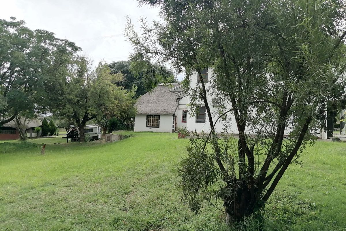 Gust-house apartment property available for rental with open parking - Photo 4