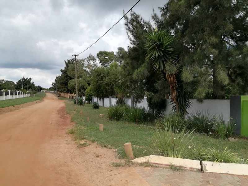 Gust-house apartment property available for rental with open parking - Photo 2