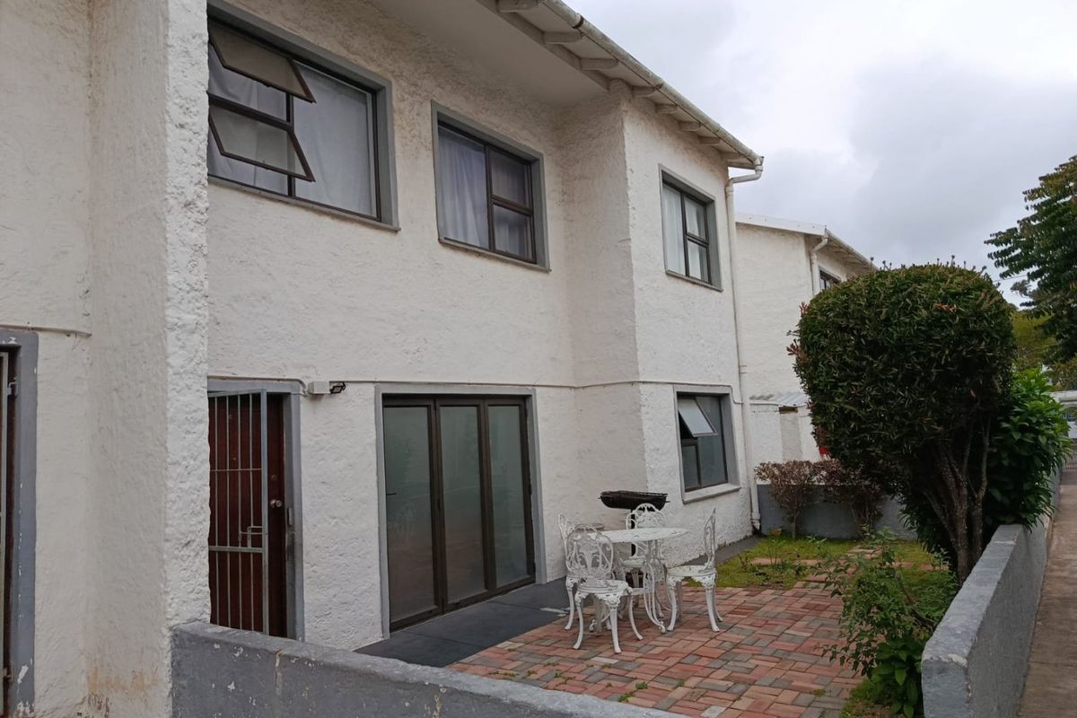 3 Bedroom Duplex For Sale In Sydenham - Photo 4