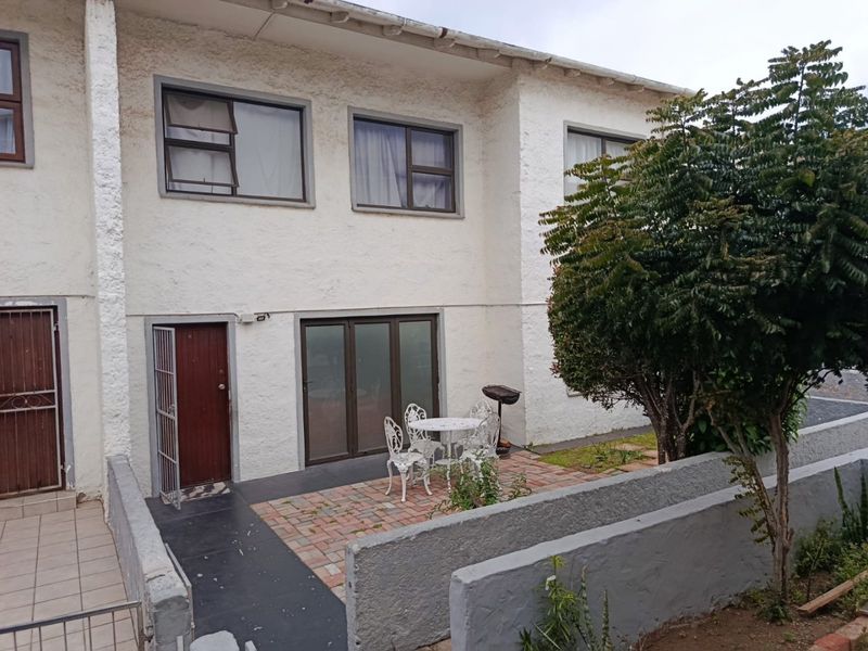 3 Bedroom Duplex For Sale In Sydenham - Photo 3