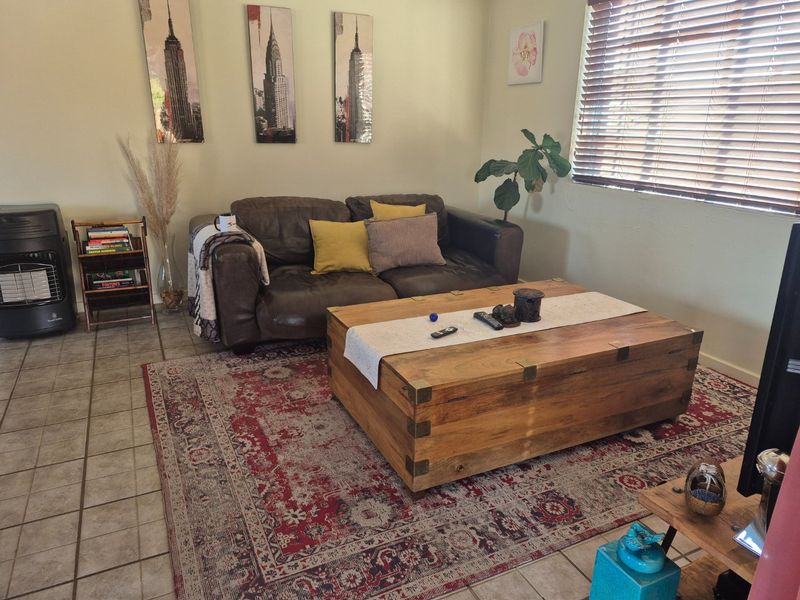 Beautiful and well-maintained unit in a sought after complex in Die Hoewes - Photo 5