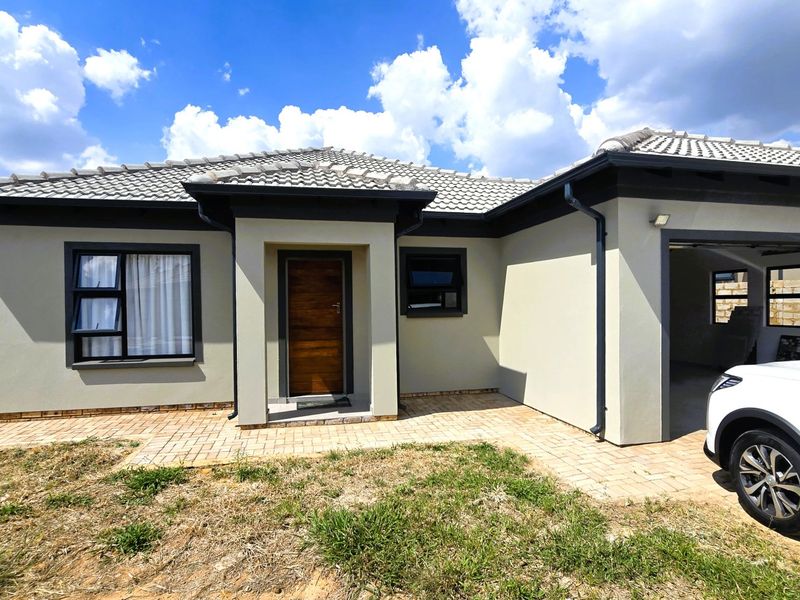 Step into comfort, style, and exceptional value with this beautifully designed 3-bedroom home—perfect for families, professionals, or savvy investors looking for a move-in-ready property with no transfer fees. - Photo 8