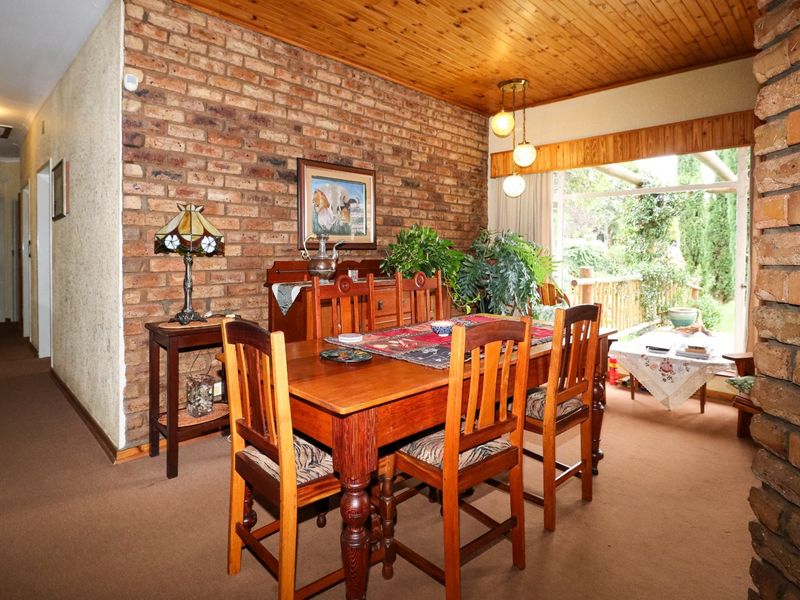 OPEN PLAN LIVING WITH VERSATILE LAYOUT - Photo 5