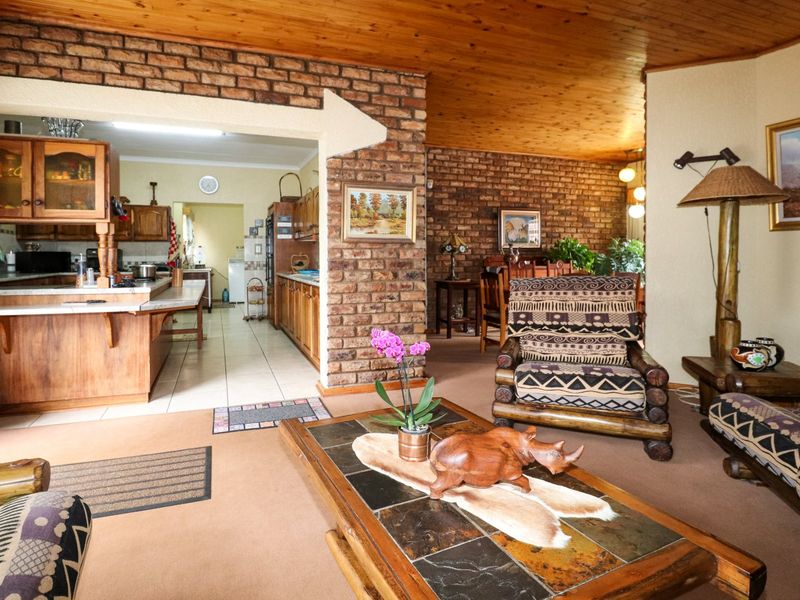 OPEN PLAN LIVING WITH VERSATILE LAYOUT - Photo 10