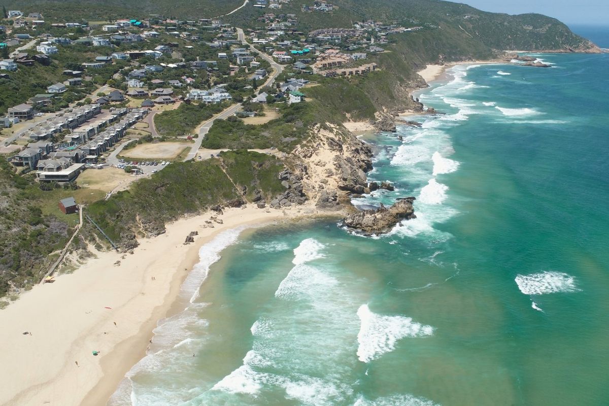 Investment Opportunity: Fully Furnished Seaside Apartment at Brenton Haven - Photo 2