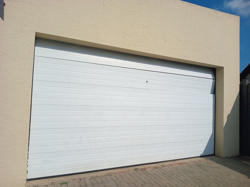 3 bedroom Corner House - Photo 3