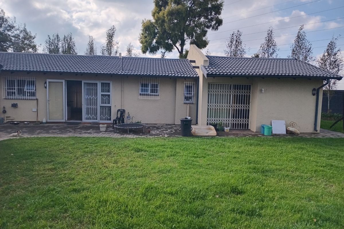 3 bedroom Corner House - Photo 2