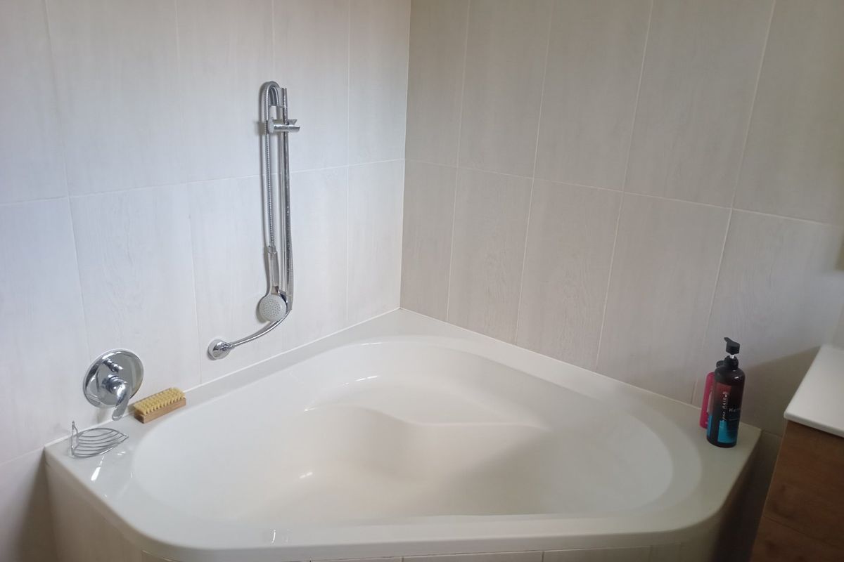 3 bedroom Corner House - Photo 5