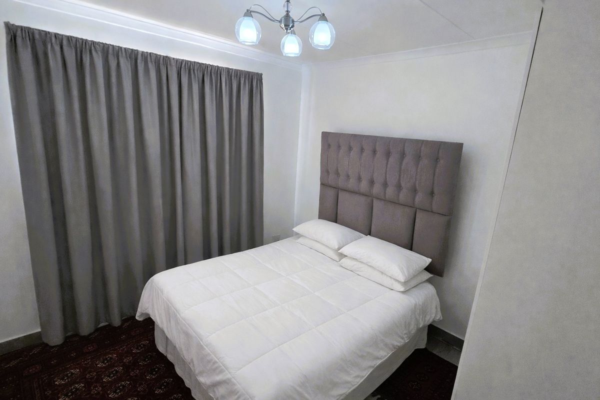 Discover the perfect opportunity to build your dream home with this exceptional plot and plan offering, designed for modern living and ultimate convenience. This thoughtfully planned development allows you to secure a prime stand and construct a stylish 3-bedroom home with a 70 sqm floor size, tailored to suit your lifestyle and personal preferences. - Photo 4