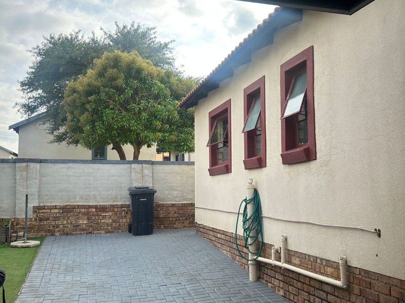 3 Bedroom to Let  in Kosmosdal - Photo 10