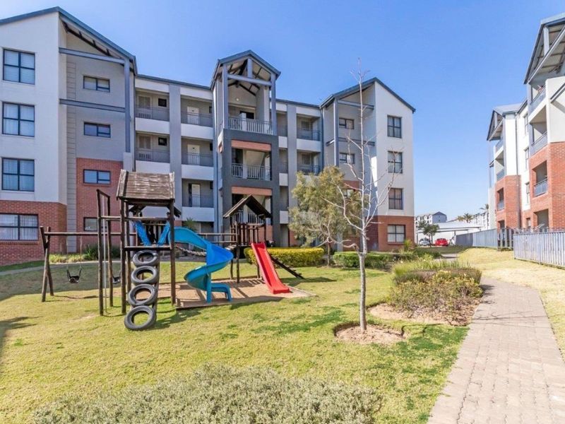 2 Bedroom 1 Bathroom  Apartment for Rent in Carlswald - Photo 9