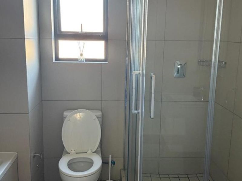 2 Bedroom 1 Bathroom  Apartment for Rent in Carlswald - Photo 6