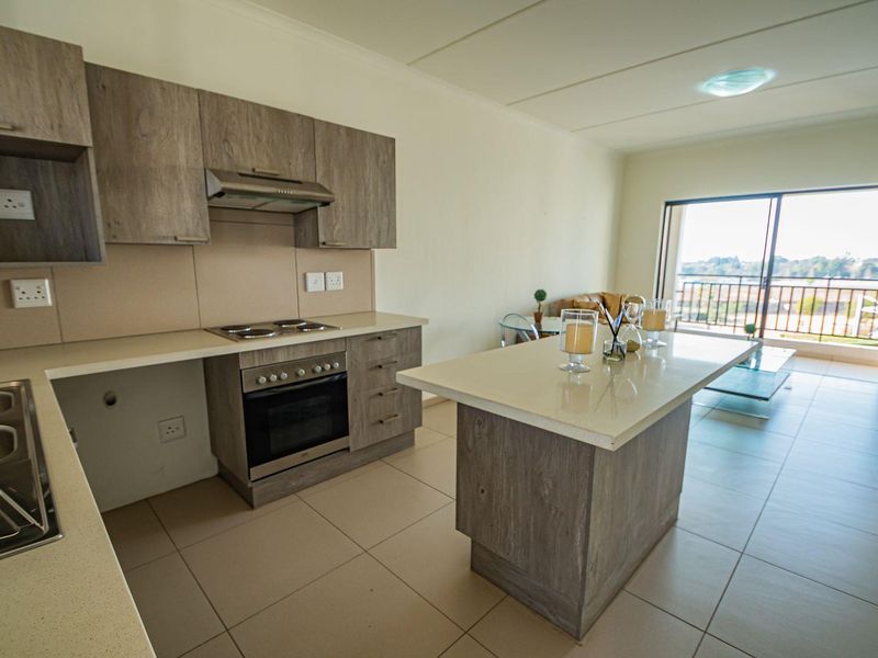 2 Bedroom 1 Bathroom  Apartment for Rent in Carlswald - Photo 4