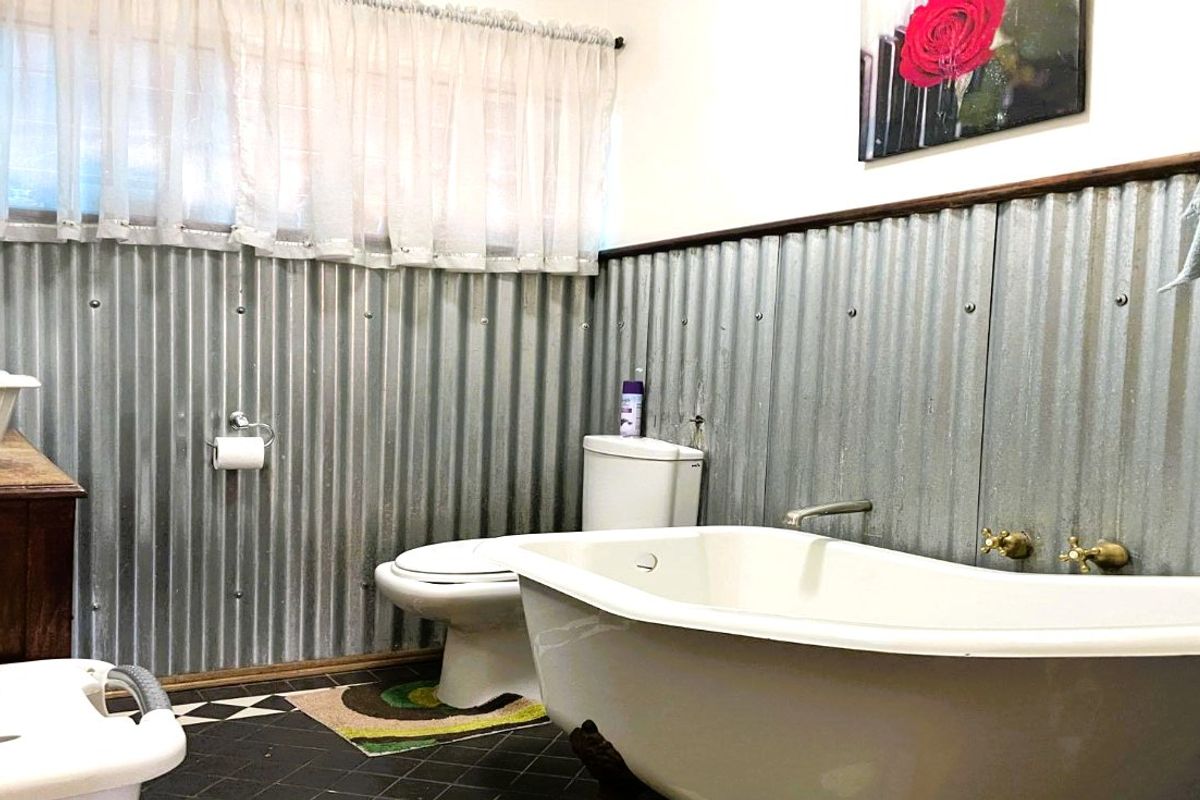 Discover exceptional family living in the heart of Lyttelton Manor, one of Centurion’s most established and sought-after suburbs. This spacious 4-bedroom home offers the perfect balance of comfort, functionality, and timeless charm—ideal for growing families or buyers looking for extra space to work and entertain. - Photo 4