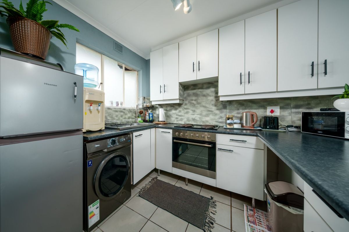 Secure, effortless living in the heart of Edenglen. Set within a boomed and access controlled enclave, this sought after complex offers a lifestyle defined by peace of mind and everyday convenience. - Photo 3