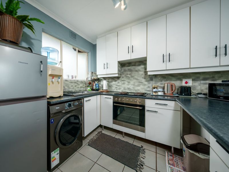 Secure, effortless living in the heart of Edenglen. Set within a boomed and access controlled enclave, this sought after complex offers a lifestyle defined by peace of mind and everyday convenience. - Photo 3