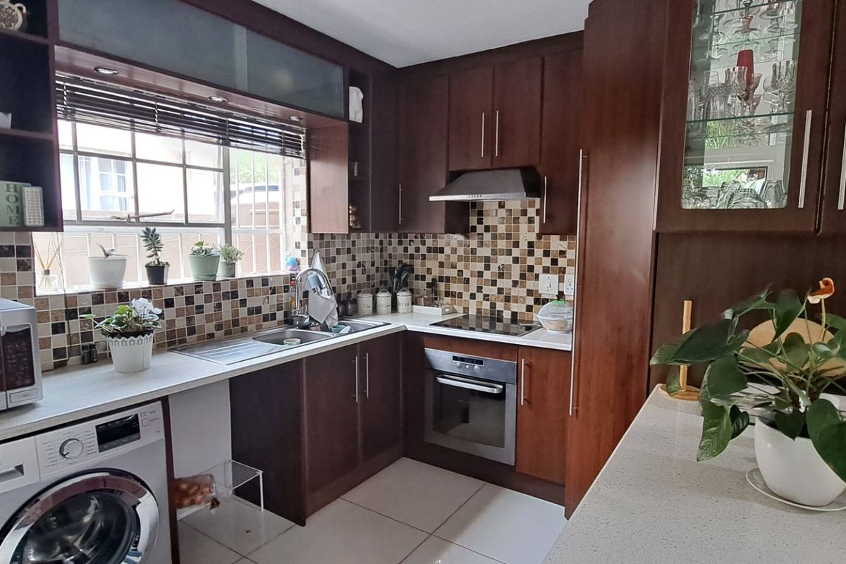 A Stunning Cluster Home – Don’t Miss Out! - Photo 3