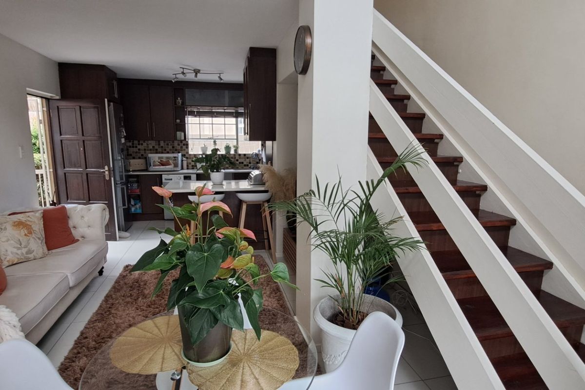 A Stunning Cluster Home – Don’t Miss Out! - Photo 2