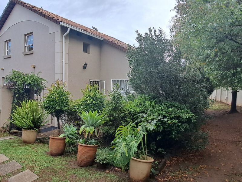 A Stunning Cluster Home – Don’t Miss Out! - Photo 2