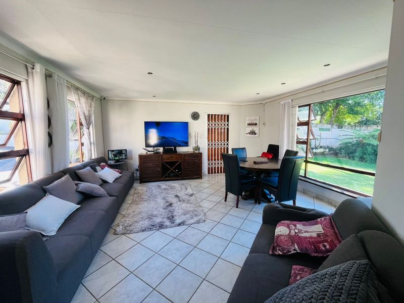 2 Bedroom House with Cottage for Sale in Randpark Ridge - Photo 9