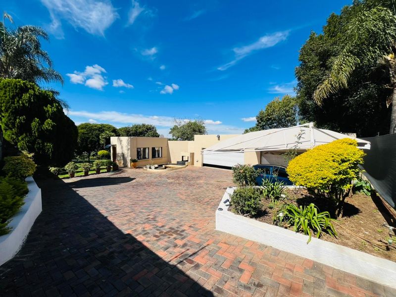 2 Bedroom House with Cottage for Sale in Randpark Ridge - Photo 7