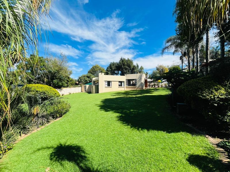 2 Bedroom House with Cottage for Sale in Randpark Ridge - Photo 2