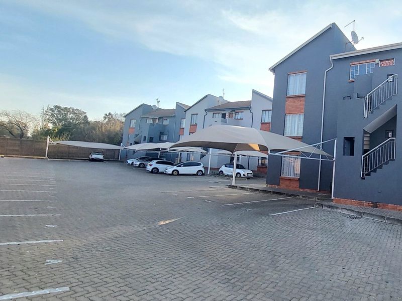 SPACIOUS GROUND FLOOR APARTMENT  - Photo 4