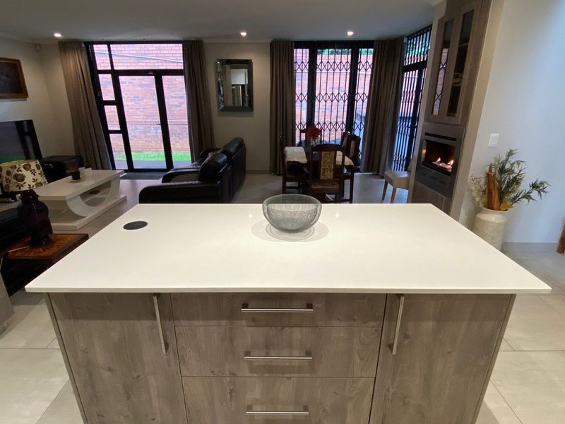 4 Bedroom Fully Furnished House for Rent in Bryanston - Photo 5