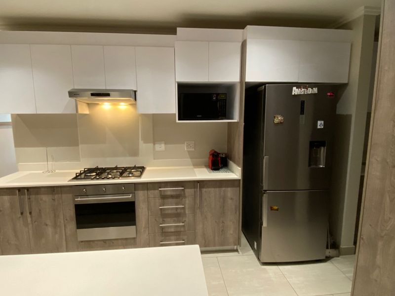 4 Bedroom Fully Furnished House for Rent in Bryanston - Photo 3