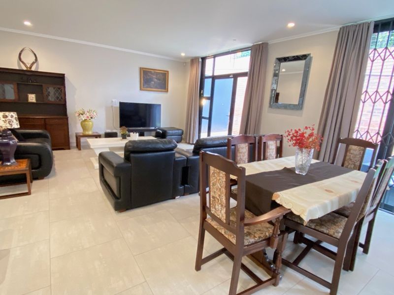 4 Bedroom Fully Furnished House for Rent in Bryanston - Photo 10