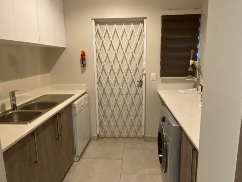 4 Bedroom Fully Furnished House for Rent in Bryanston - Photo 7