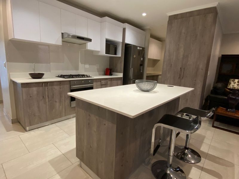 4 Bedroom Fully Furnished House for Rent in Bryanston - Photo 6