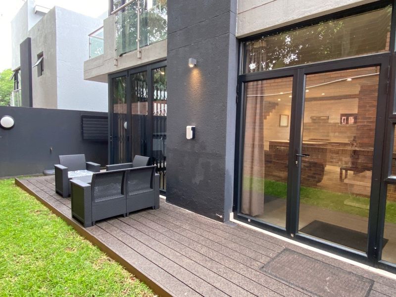 4 Bedroom Fully Furnished House for Rent in Bryanston - Photo 1
