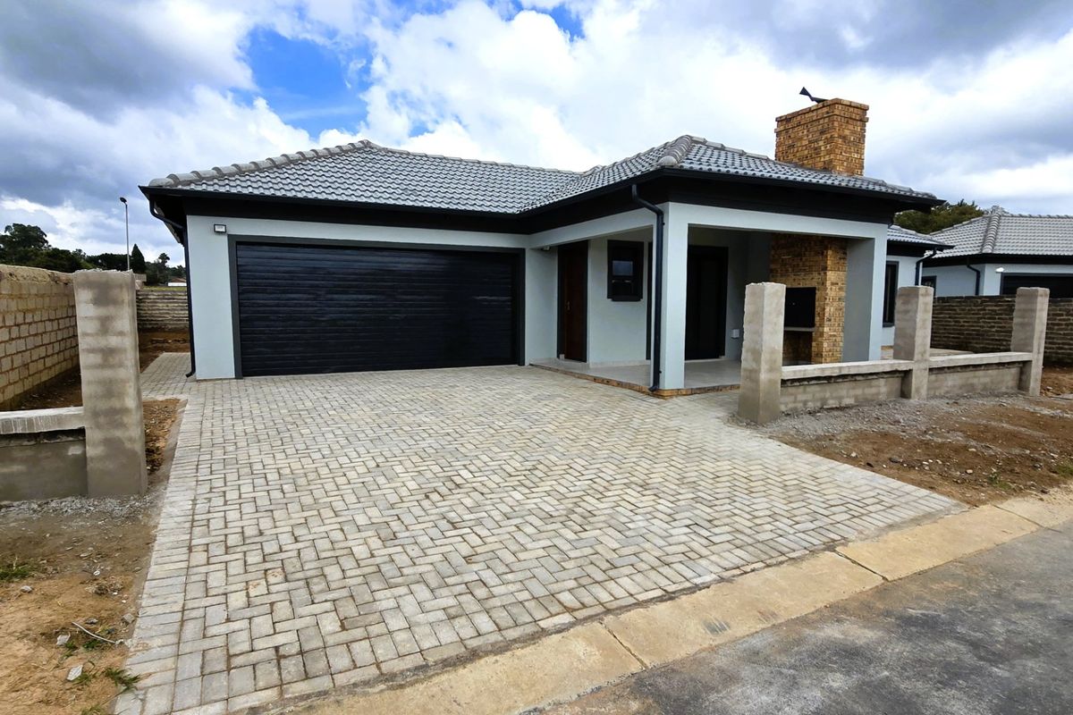 Discover the perfect opportunity to build your dream home in the charming town of Rayton. This exciting plot and plan option offers a thoughtfully designed 95 sqm home, combining modern comfort with the freedom to create a space that truly reflects your lifestyle. - Photo 4