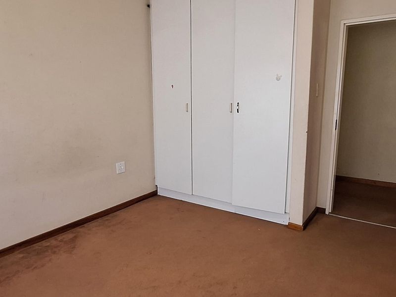 Modern 3 Bedroom Townhouse for Sale in Standerton Central – Prime Location & Comfortable Living - Photo 7